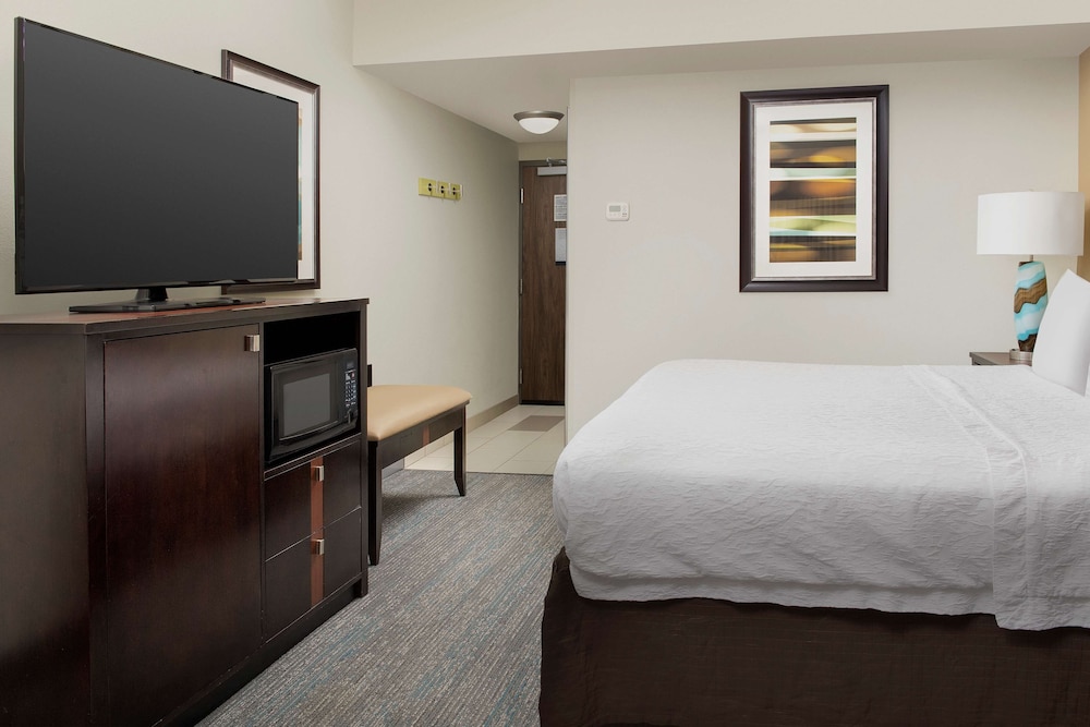 Hampton Inn & Suites Alpharetta - photo 15