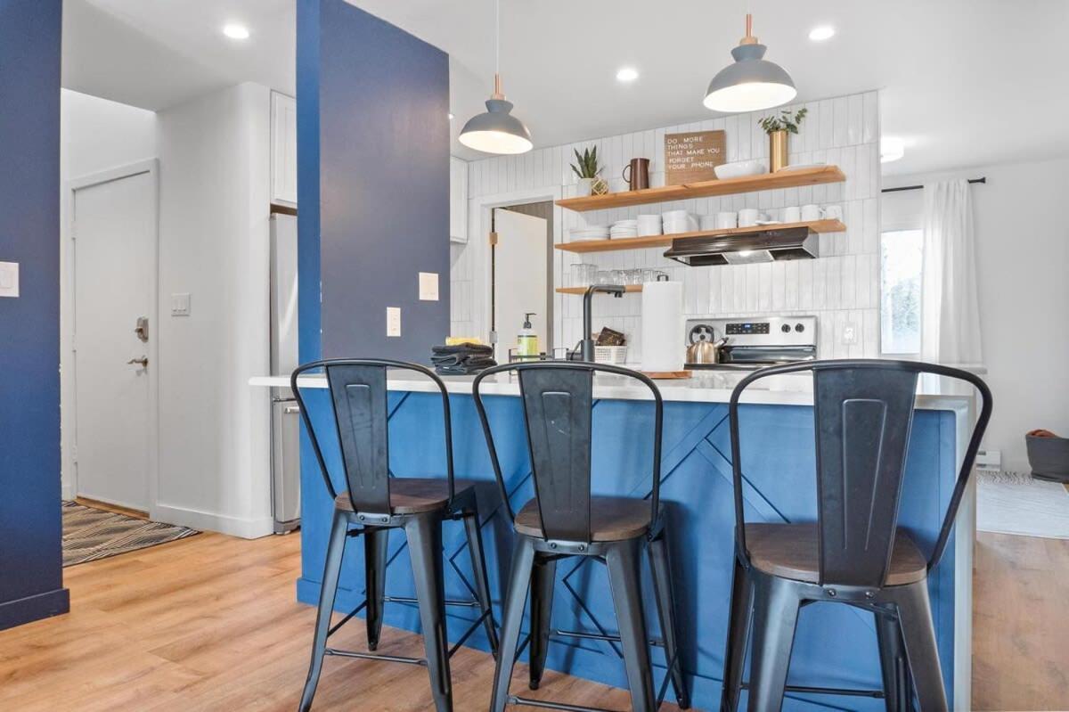 Stylish 2BR Near Trails and Slopes — 4-Star Luxury Hotel in Dillon, United States