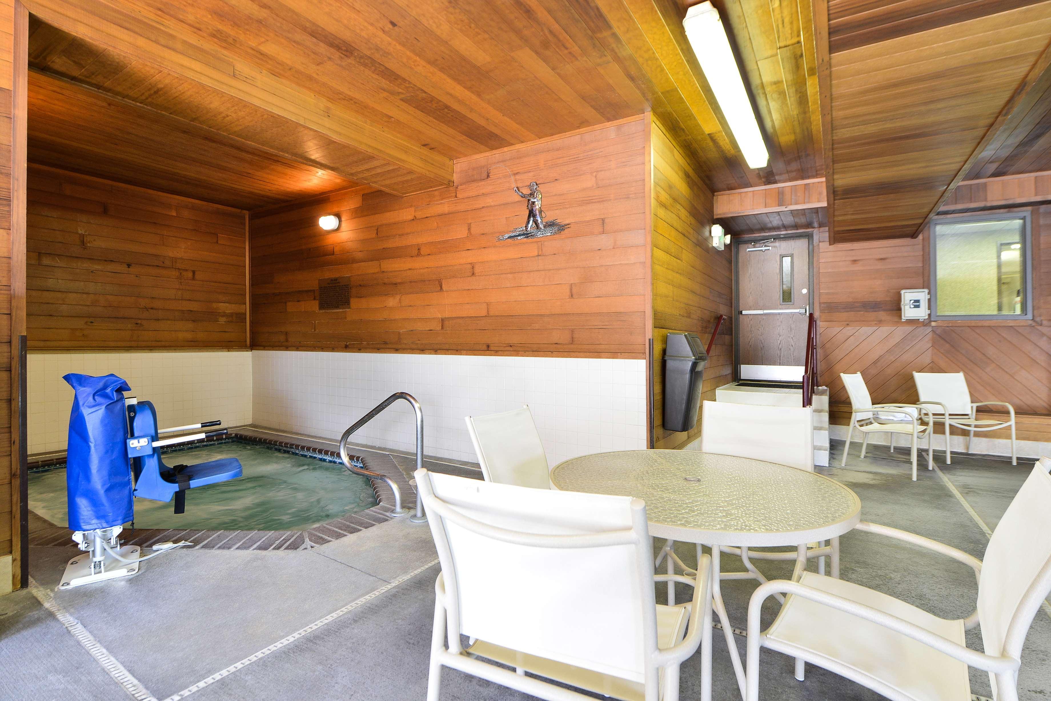 Best Western Plus Meridian - photo 12