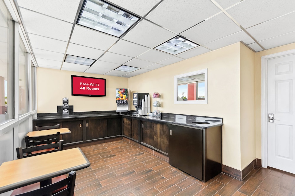 Red Roof Inn Berea - photo 20