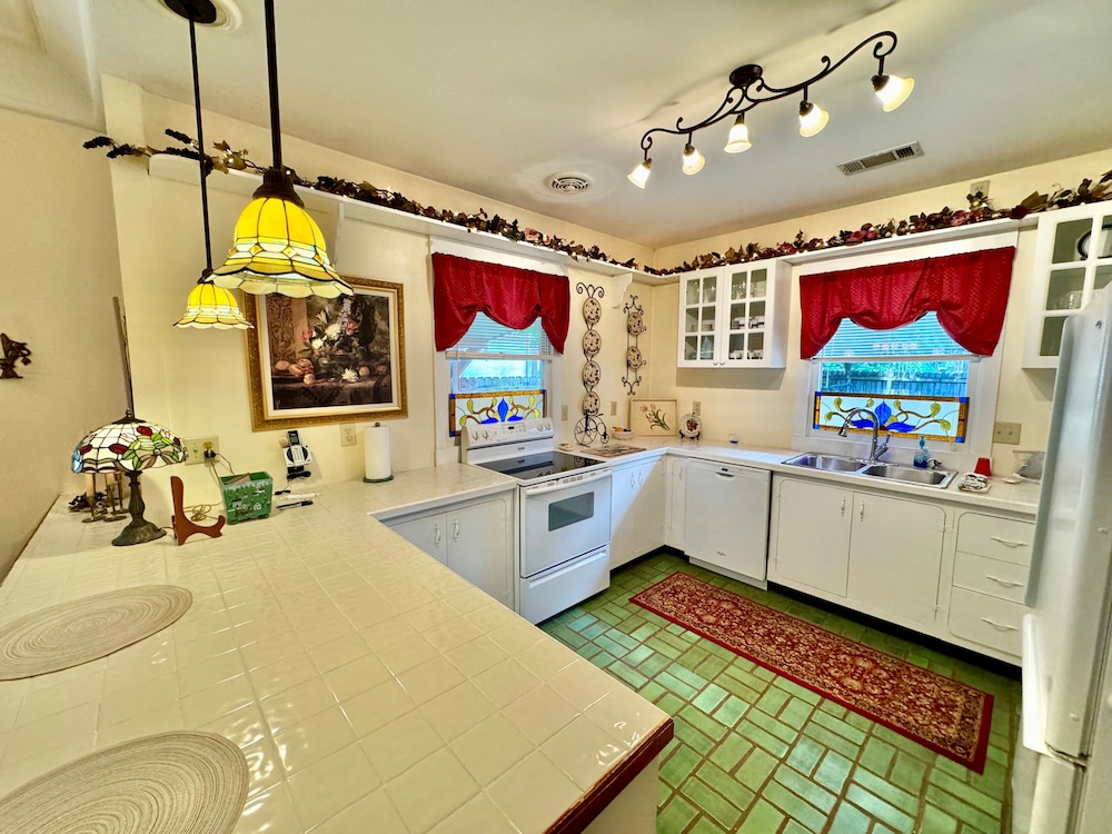 Riverbend Motel & Cabins - photo 17