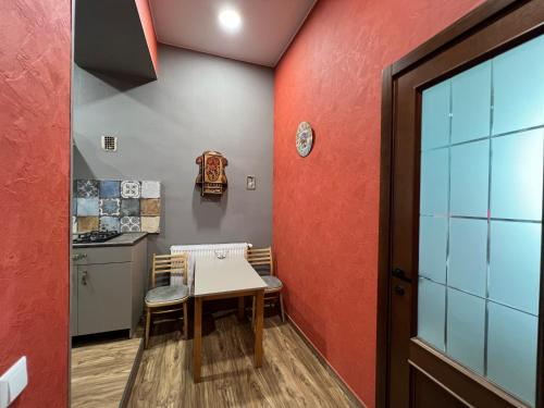 Lola Apartments