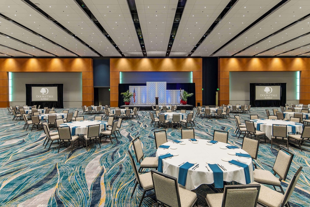 Doubletree by Hilton Cedar Rapids Convention Complex - photo 36