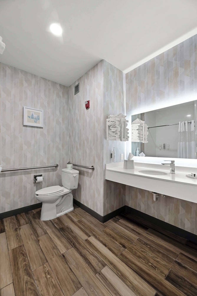 Hampton Inn Seguin - photo 33