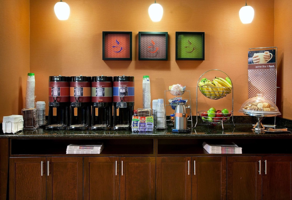 Hampton Inn Alexandria Pentagon South - photo 20