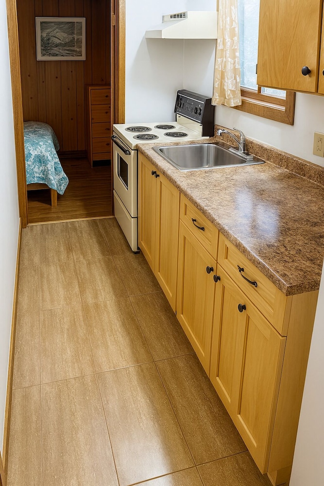 Sunny Point Resort Inn — hotel in Parry Sound