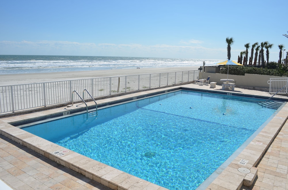Sunrise Inn On The Beach - carbon neutral hotel in Daytona Beach