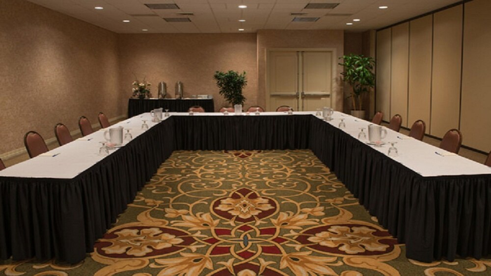 Staybridge Suites Chicago O'Hare Rosemont By IHG - photo 13