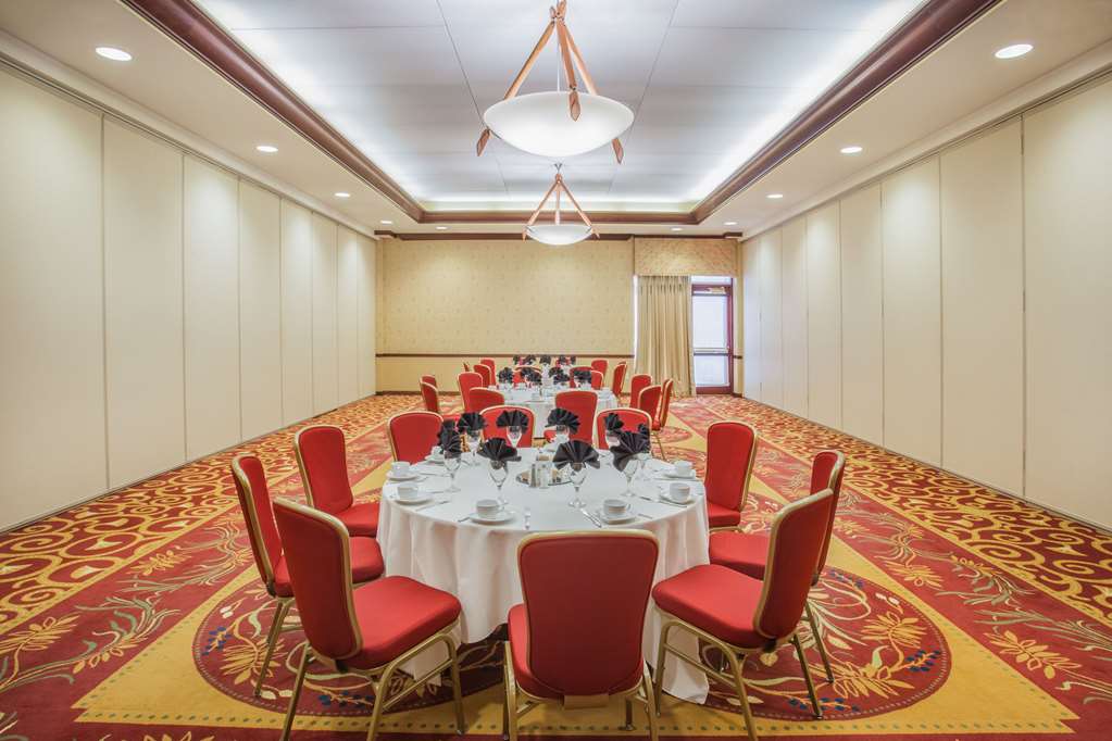 Sonesta Milwaukee West Wauwatosa - photo 29