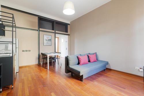 GuestHost MM3 Lodi Bright Apartment — 4-Star Luxury Hotel in Milan, Italy