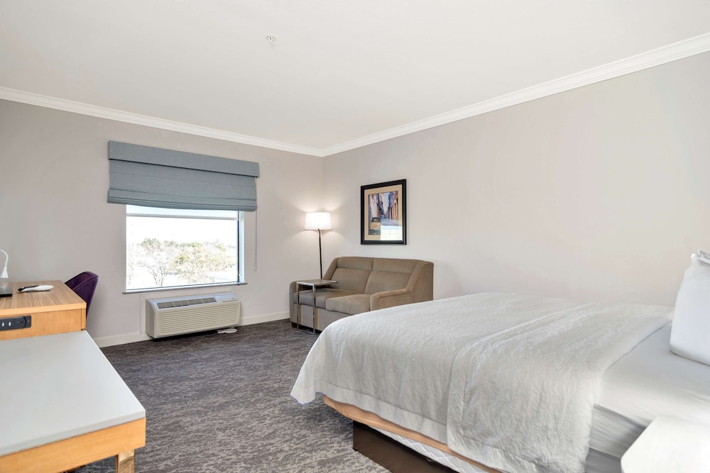 Hampton Inn & Suites Fort Worth Fossil Creek - photo 16