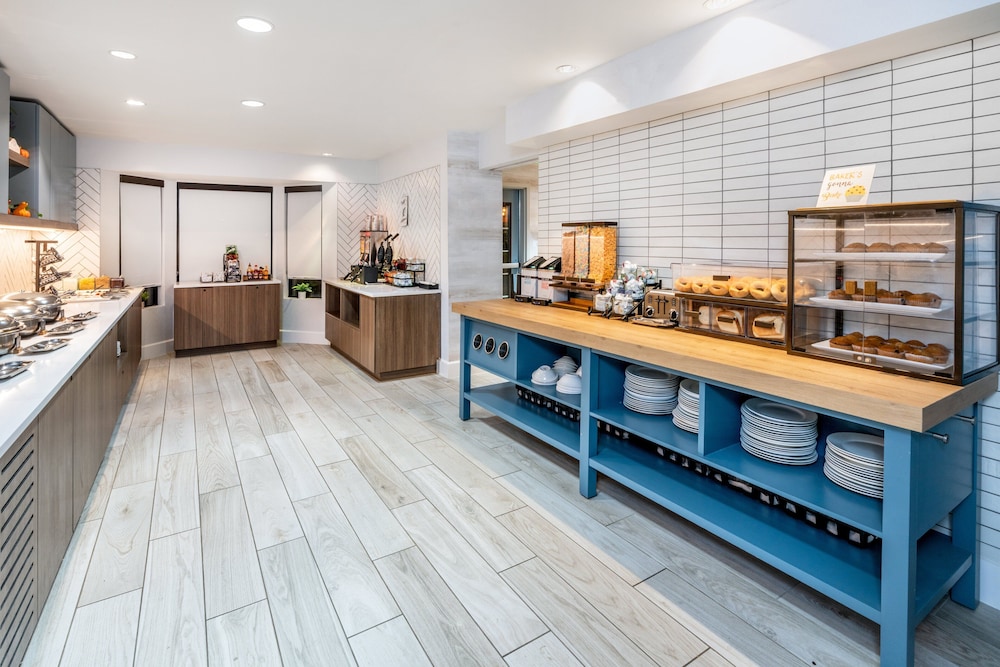 Staybridge Suites Denver Cherry Creek by IHG - photo 46