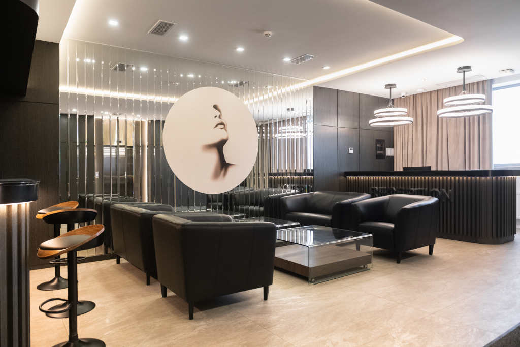 Plaza Hotel — 4-Star Luxury Hotel in Moscow, Russia