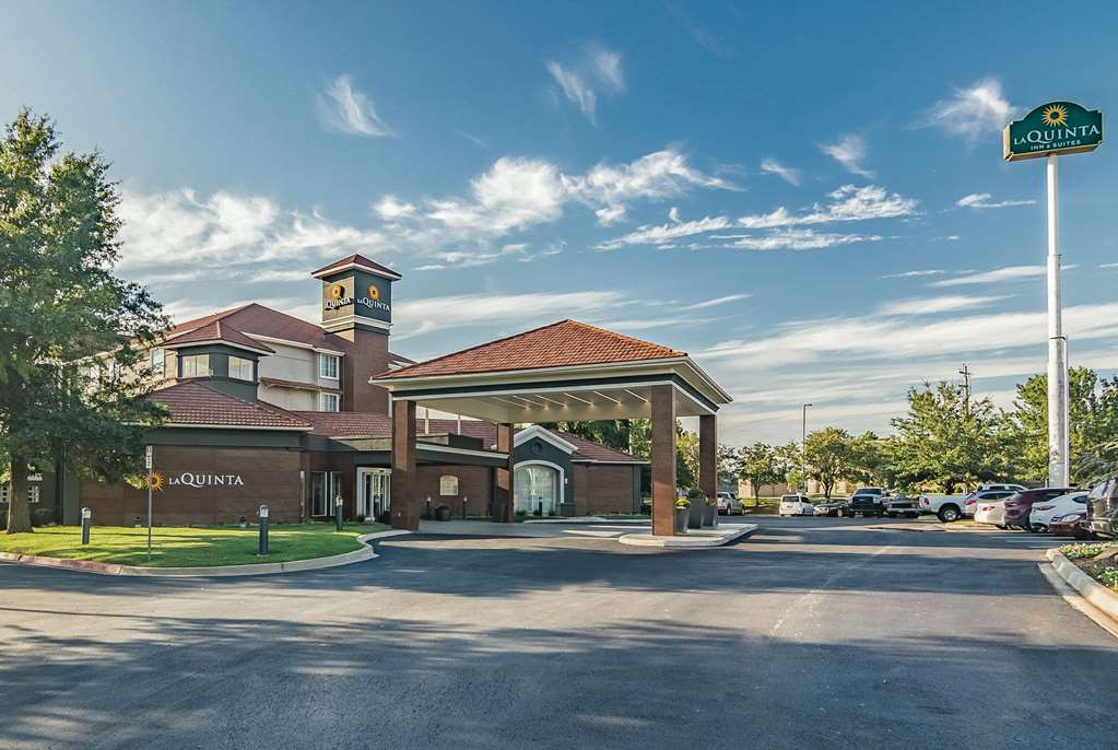 La Quinta Inn & Suites by Wyndham Oklahoma City Norman - photo 9