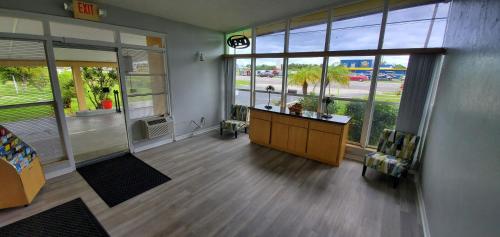 Travel Inn Fort Pierce - photo 30