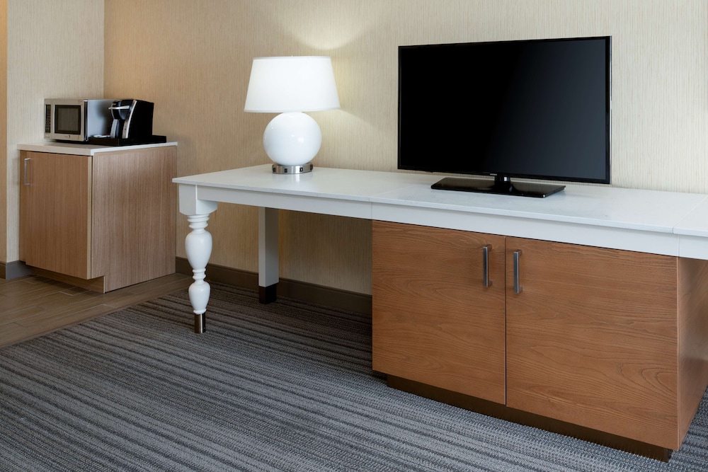 Hilton Garden Inn Roseville - photo 12