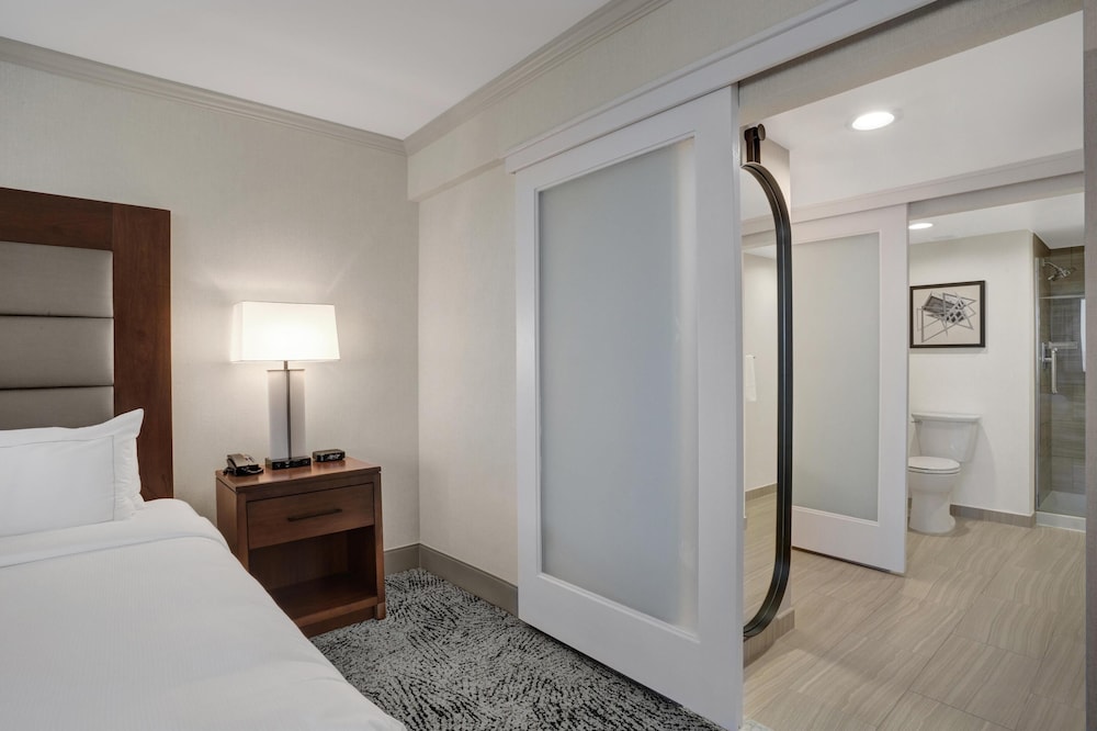 Hilton Arlington National Landing - photo 56