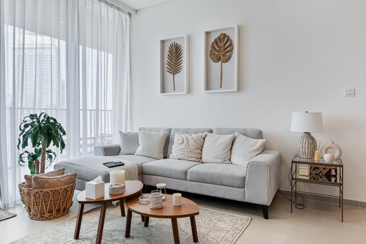 Stylish 1BR with Pool Gym BBQ Area & Playground — 4-Star Luxury Hotel in Dubai, United Arab Emirates