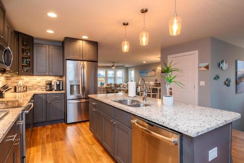 Beach 45 by Oak Island Accommodations - photo 11