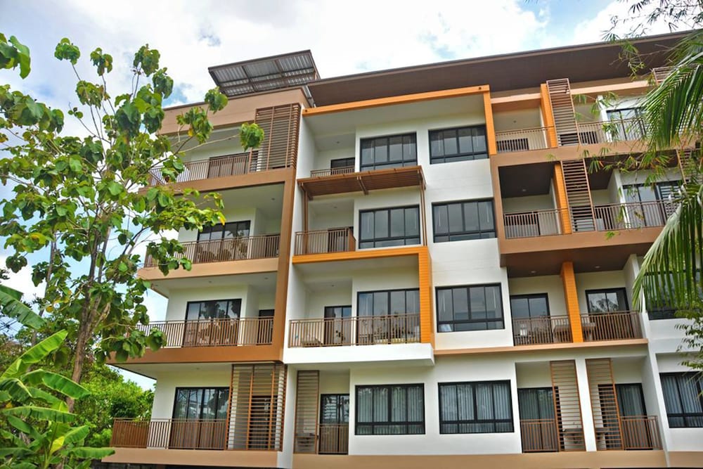 Dusit Naka Place in Wichit, Thailand