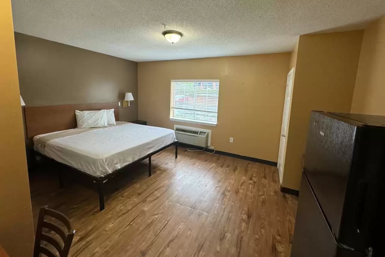 Suburban Studios near University of North Carolina Charlotte - photo 20