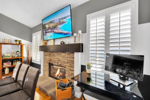 Sports Themed Automated King Bed Family Friendly 5 miles to Strip in Henderson, United States