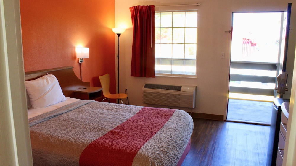 Motel6 Dayton OH - photo 5