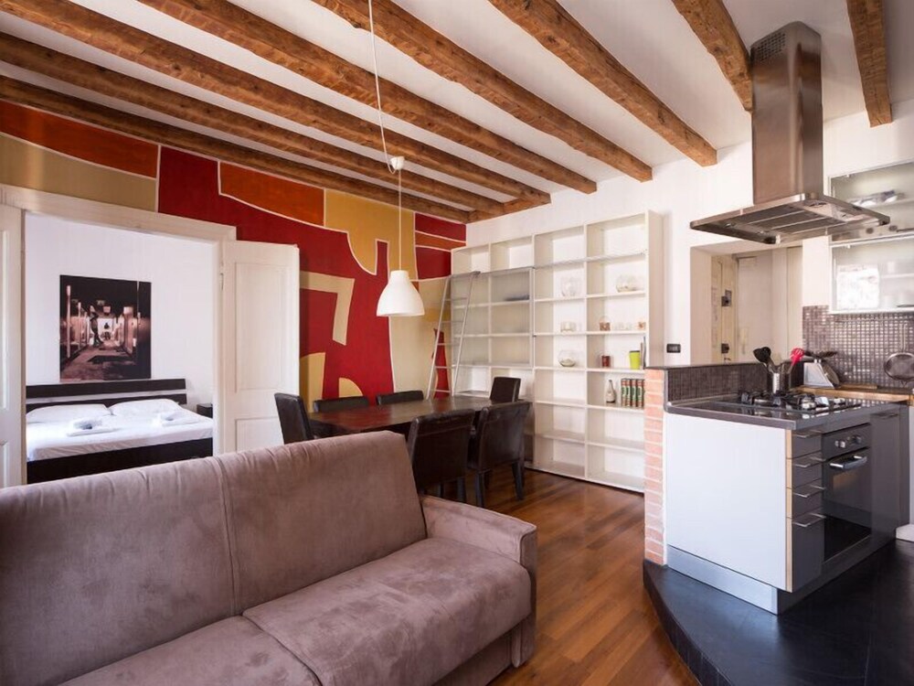 Apartments Trieste Centro I S. Michele 1 — 4-Star Luxury Hotel in Trieste, Italy