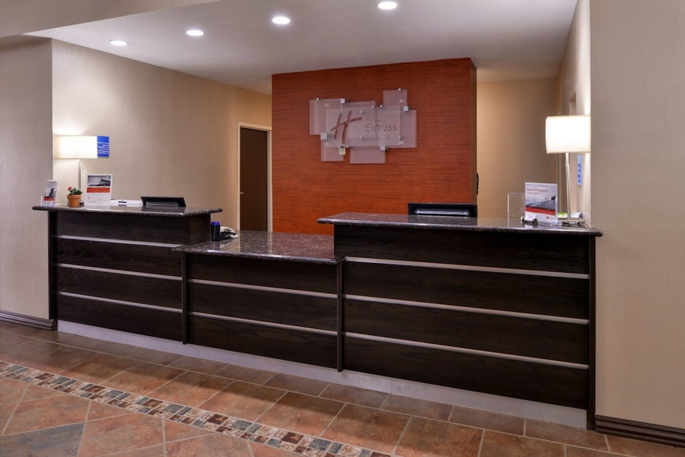 Holiday Inn Express Hotel & Suites Kingman by IHG - photo 42