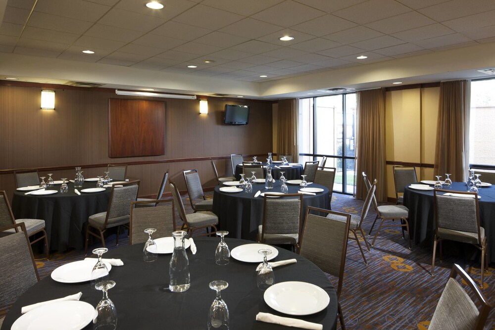 Courtyard by Marriott Brownsville - photo 52