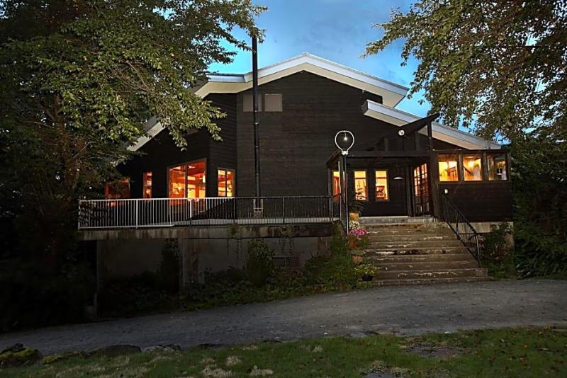 Momiji in Hakuba, Japan