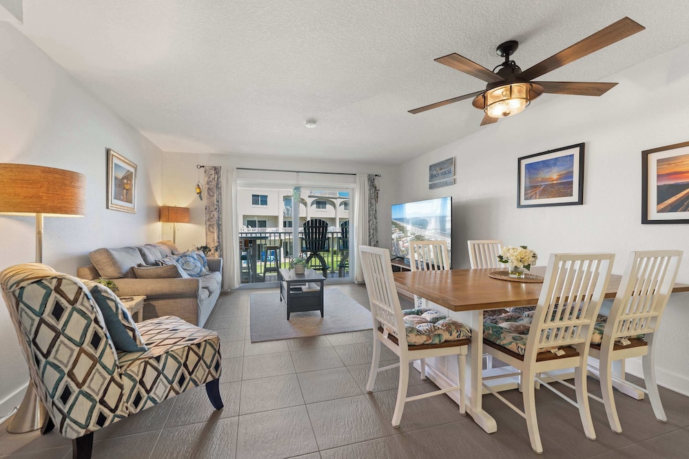 Beachfront Getaway in St. Augustine - carbon neutral hotel in Saint Augustine