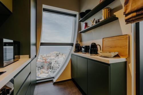 Mercury Tower 5 Star St Julians in San Giljan, Malta