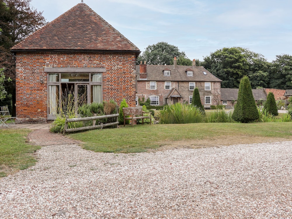 Dovecote - carbon neutral hotel in Dover