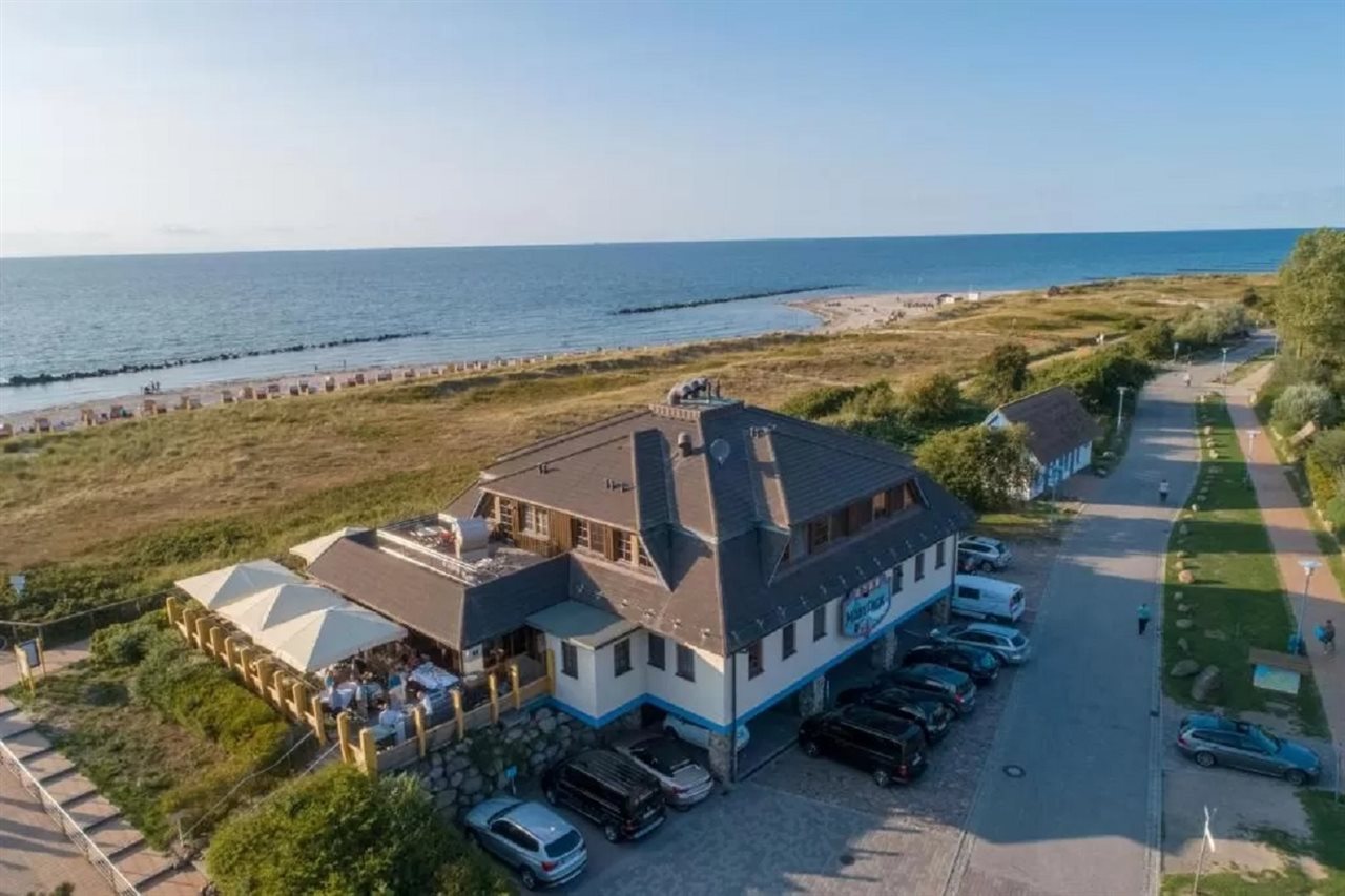 Moby Dick Hotel & Ferienwohnungen — hotel in Wustrow