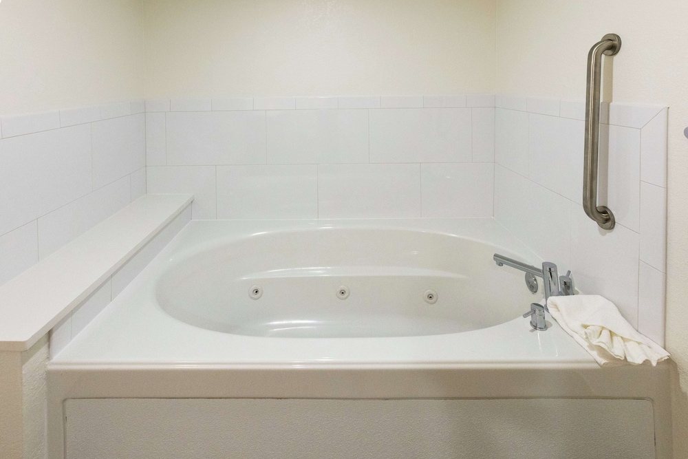 Hampton Inn St. Augustine Beach - photo 36