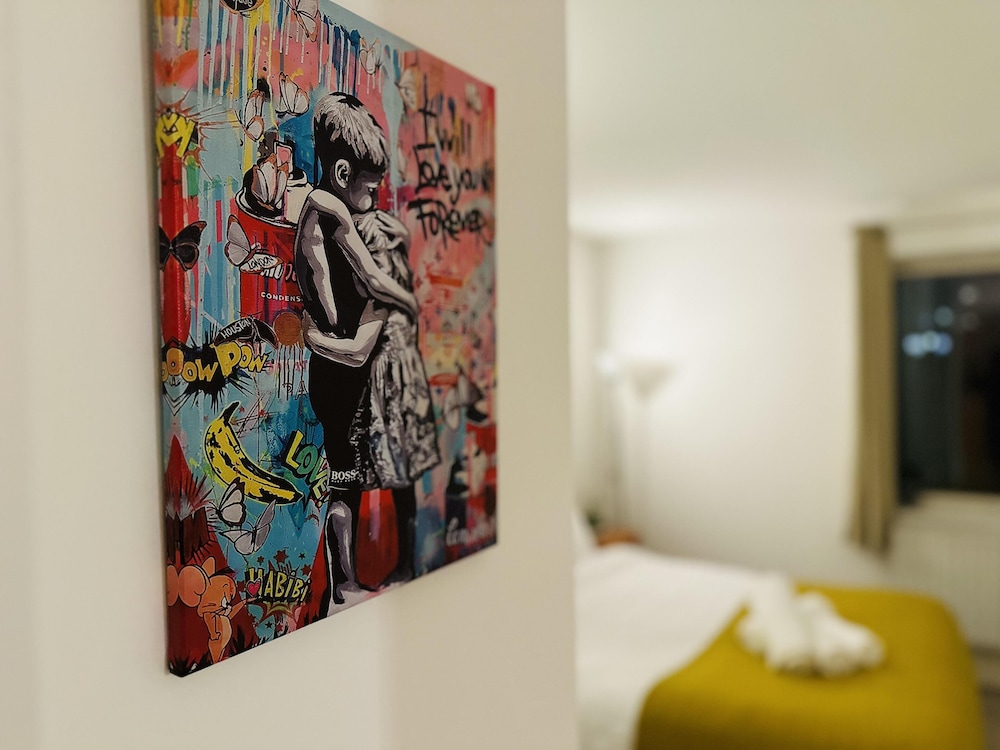 Captivating 2 bed Apartment in Canary Wharf — 4-Star Luxury Hotel in London, United Kingdom