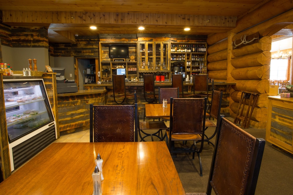 Headwater S Lodge Cabins At Flagg Ranch - photo 28