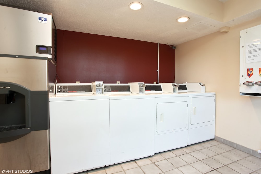 Red Roof Inn Michigan City - photo 14