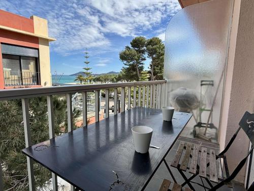 Studio Bord de Plage Vue Mer — 4-Star Luxury Hotel in Argelers, France