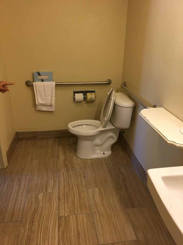 Days Inn by Wyndham Brooksville Dade City - photo 15