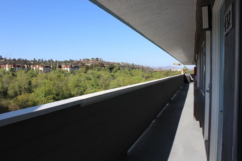 Riverleaf Inn Mission Valley - photo 37