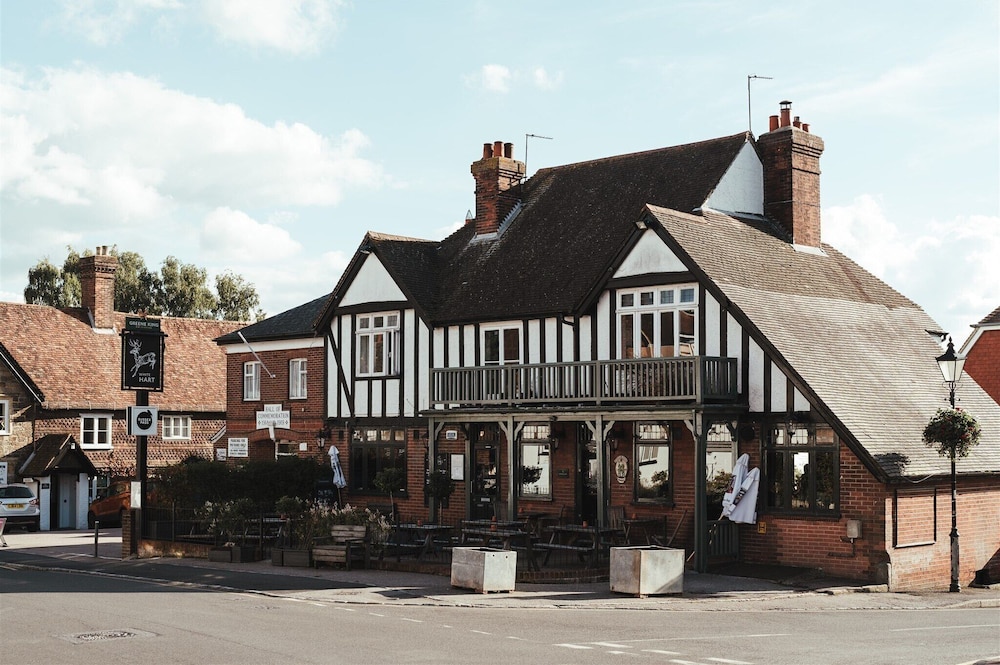 The White Hart - carbon neutral hotel in Alton