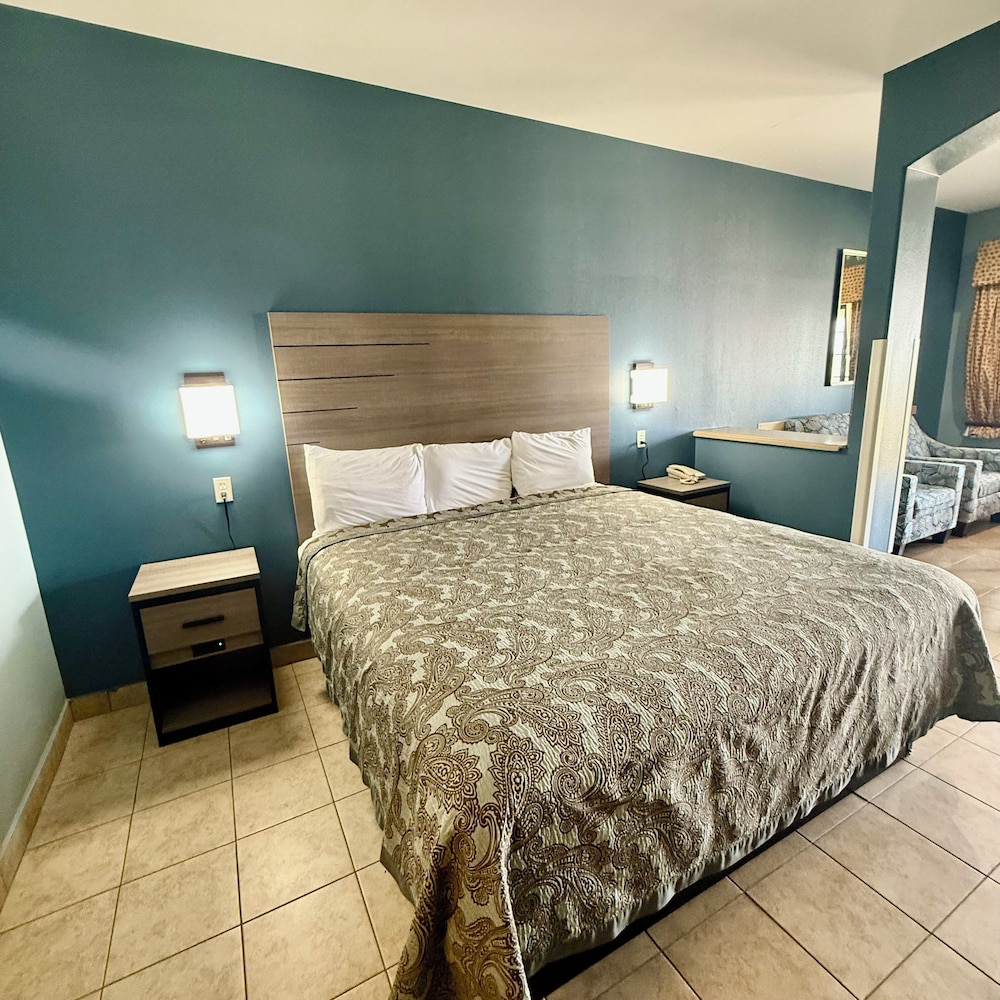 Weslaco Inn by Capital O Near Mercedes - photo 18