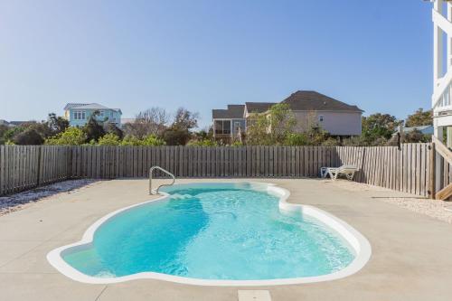 Kiki Hut by Oak Island Accommodations - photo 5
