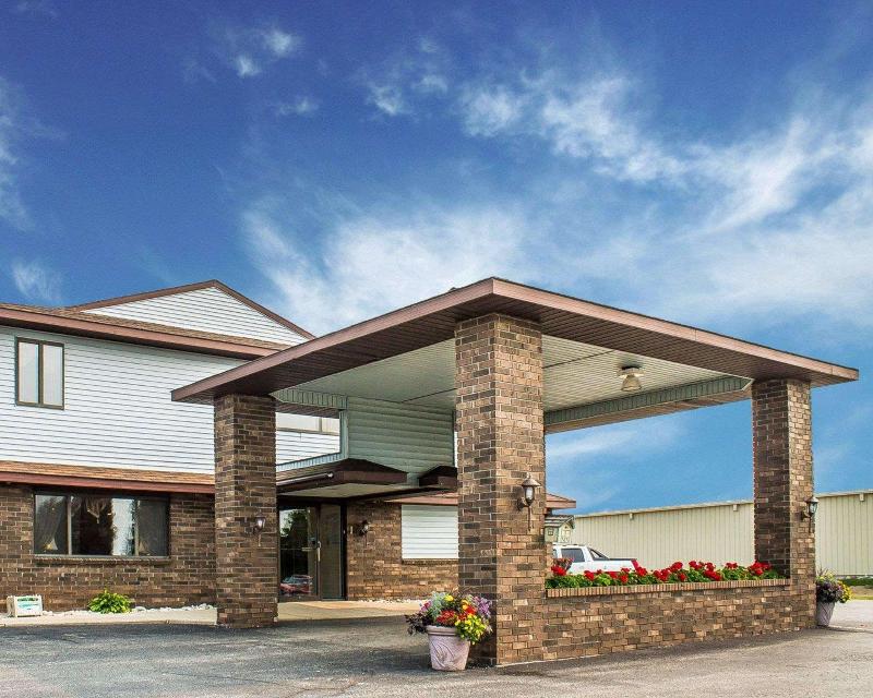 Comfort Inn Manistique MI - photo 4