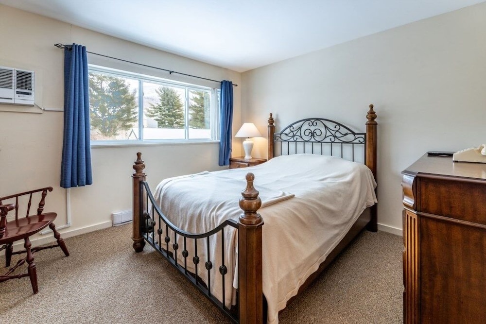 4br Private Townhouse At Smugglers' Notch Resort 4 Bedroom Condo - photo 4