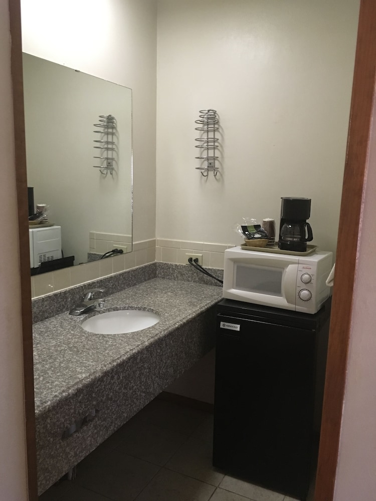 Budget Inn La Fonda Motel - photo 18
