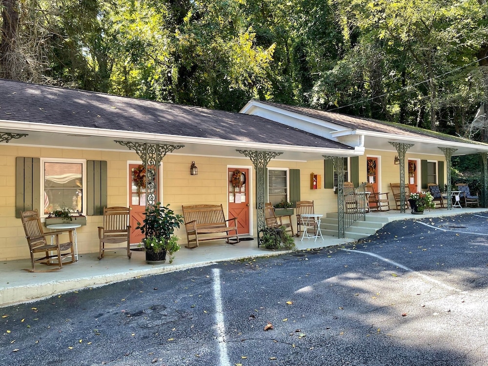 Mountain Aire Cottages & Inn - photo 45