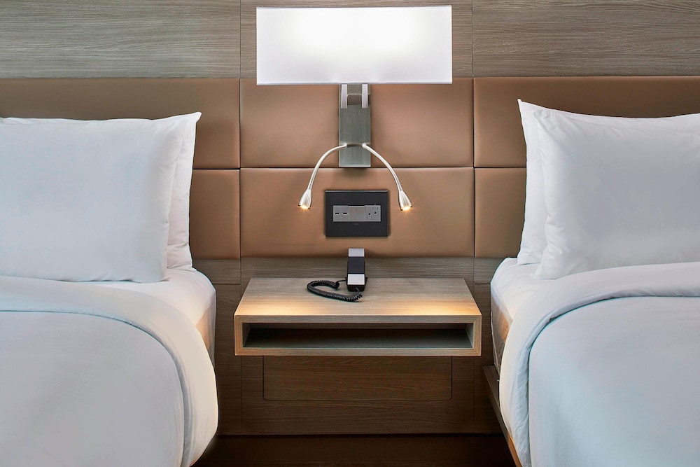 AC Hotel by Marriott Cleveland Beachwood - photo 7